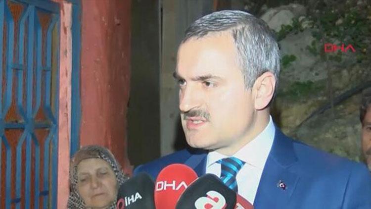 Haliç can çekişiyor, Küçükçekmece Gölünde balıklar kıyıya vuruyor