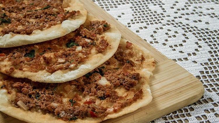 Ev yapımı lahmacun tarifi