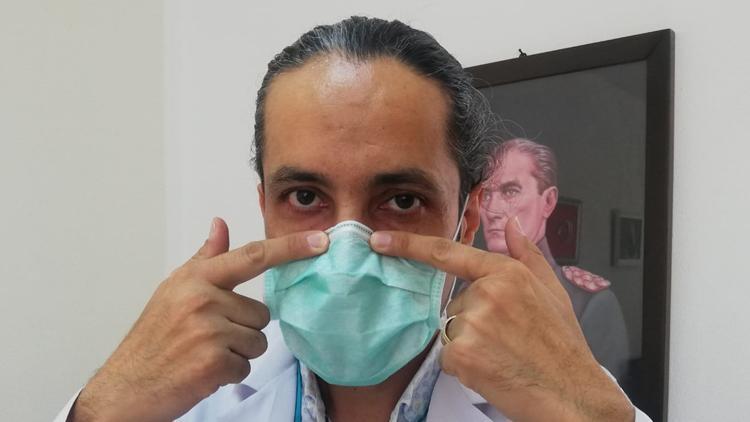 Doç. Dr. Gökhan Özge: Telli maske, göz kuruluğunu engeller