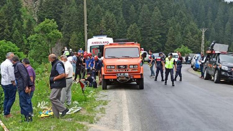 Erzurumda otomobil uçurumdan yuvarlandı: 1 ölü, 3 yaralı