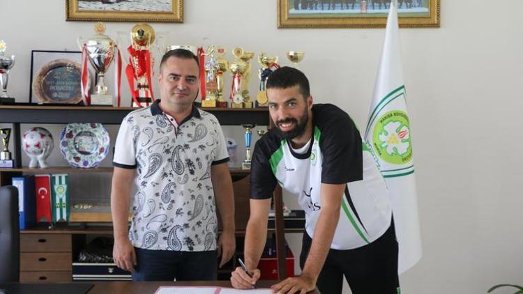 Manisa Büyükşehir Belediyespor, Alican Güneyi takımda tuttu