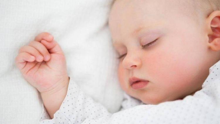 Bebeklerde uyku düzeni nasıl oluşur?