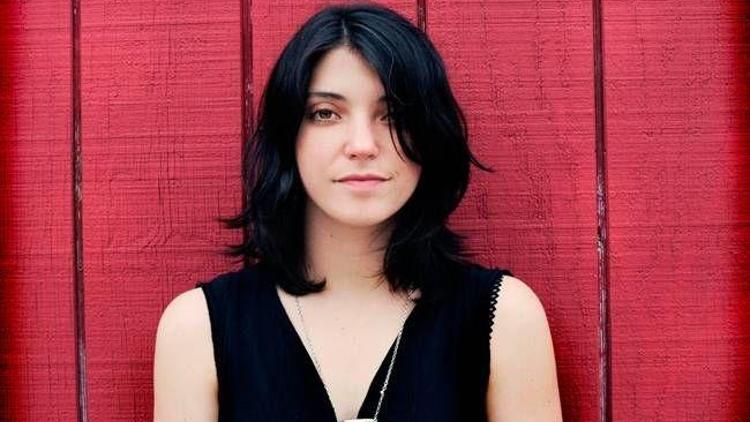 “Sharon Van Etten” geliyor!