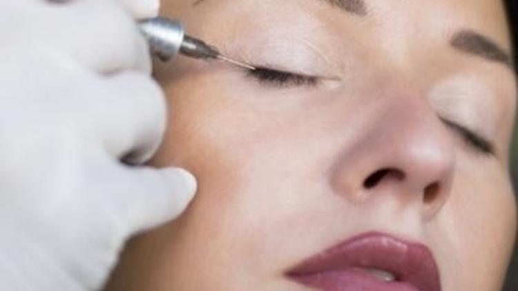 Kalıcı Eyeliner ve Kirpik Sıklaştırma
