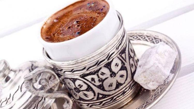 Kıvamlı ve bol köpüklü Türk kahvesi nasıl yapılır?