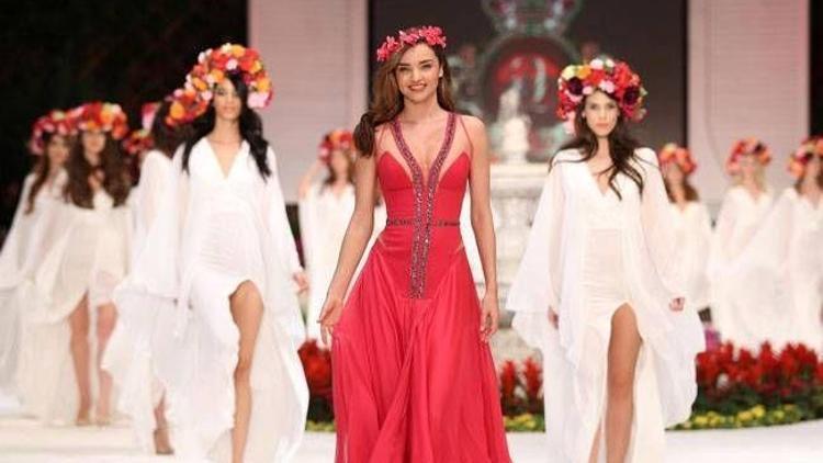 Top Model Miranda Kerr Antalya’da göz doldurdu