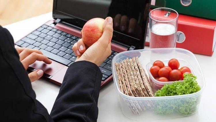 Ofiste sağlıklı beslenmek mümkün mü?