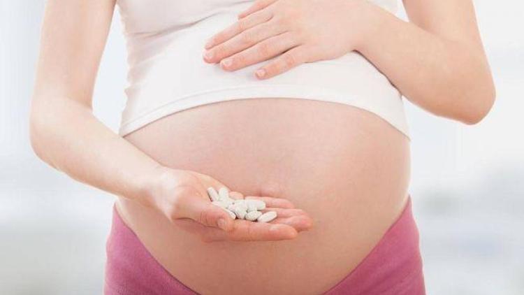 Hamileyken alınan folik asit otizm riskini azaltıyor