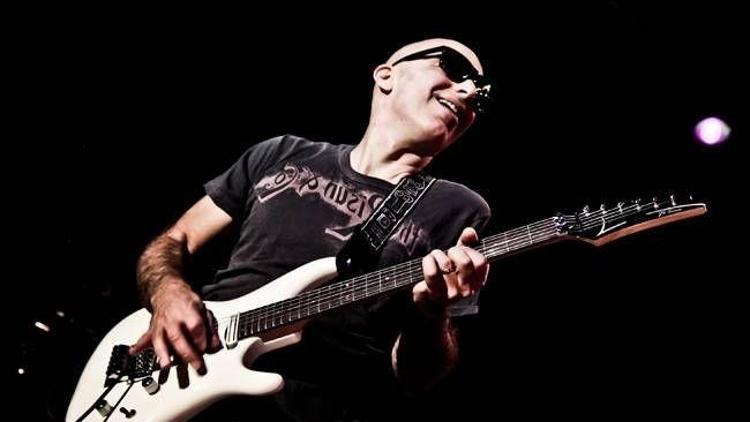 Gitar virtüözü Joe Satriani İstanbul'a geliyor!