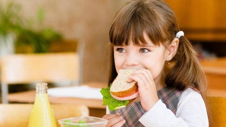 Sağlıklı beslenme okul başarısını artırıyor