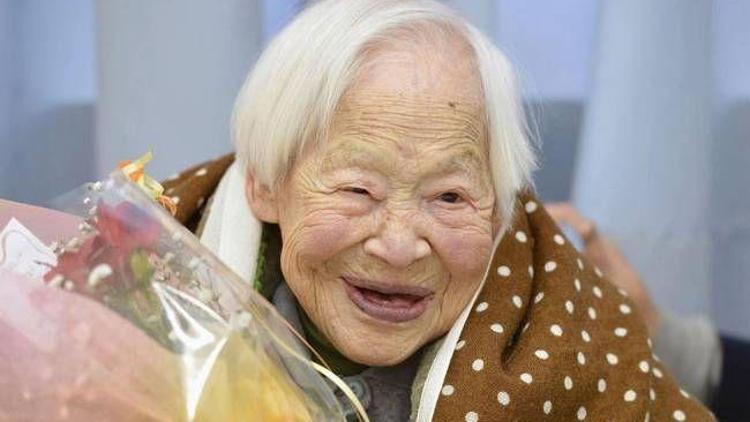 Dünyanın en yaşlı kadını uzun yaşamın sırrını verdi