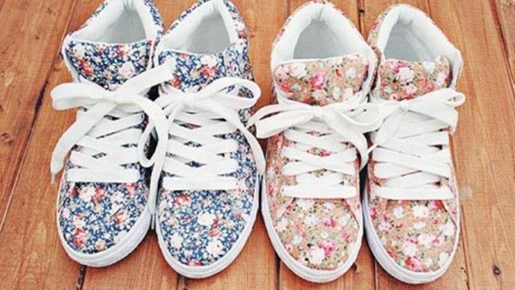 Floral desenli sneakerlar ilkbahara damga vuracak