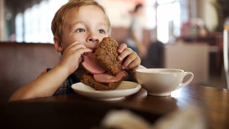 Çocuğunuza kepek ekmeği yedirirken dikkat!
