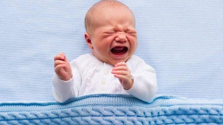 Bebeği devamlı ağlayan ebeveynlere tavsiyeler