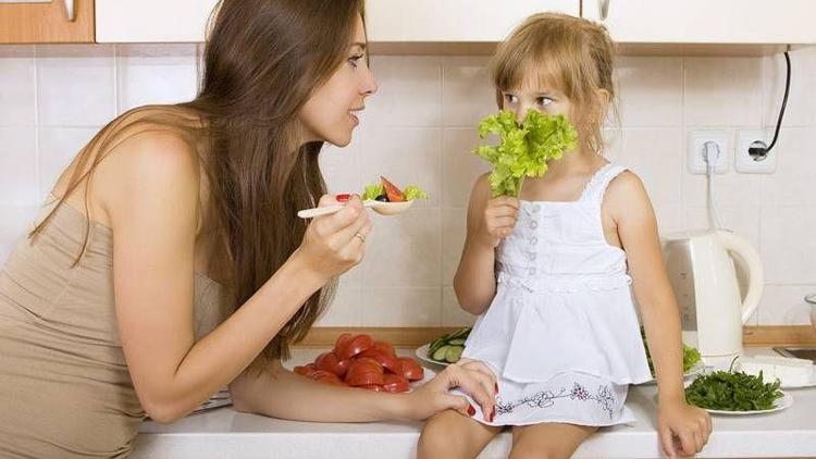 Yemek yeme baskısı çocuğun iştahsızlığını artırıyor!