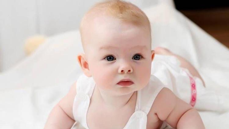 Bebeklerde göz akıntısı normal mi?
