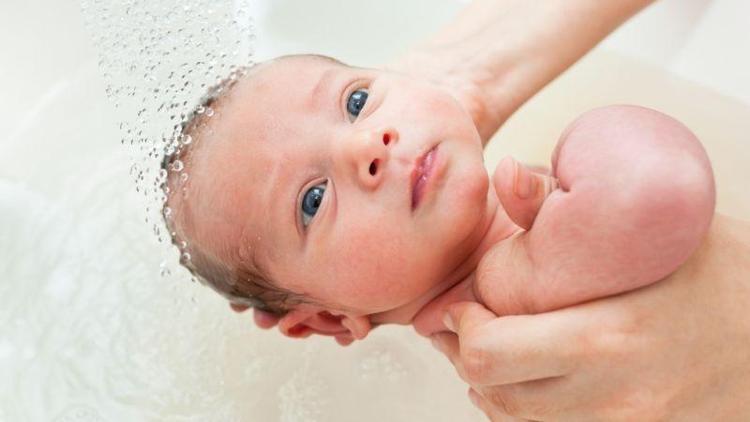 Yenidoğan bebekler ne zaman, ne sıklıkta yıkanmalı?