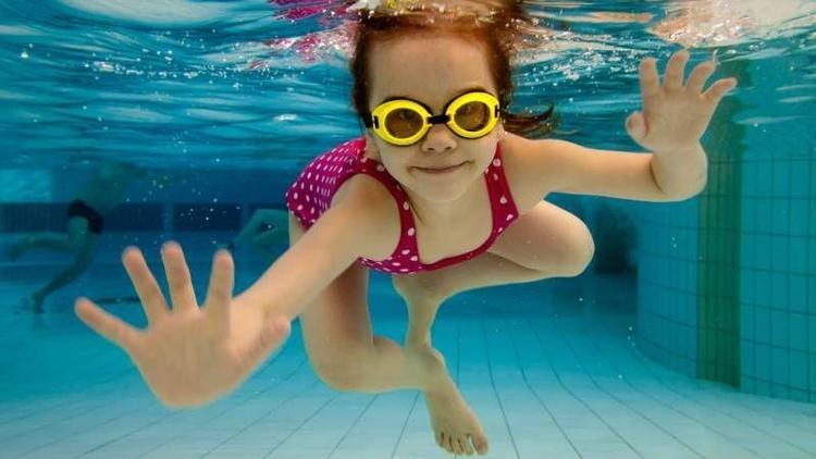 Çocuklara yüzme en kolay nasıl öğretilir?