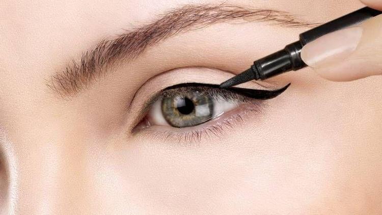 Göz sağlığı için doğru eyeliner kullanımının ipuçları