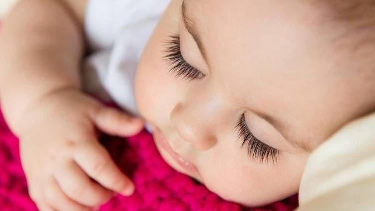 Bebeğin uykusu öğrenme süresini etkiliyor