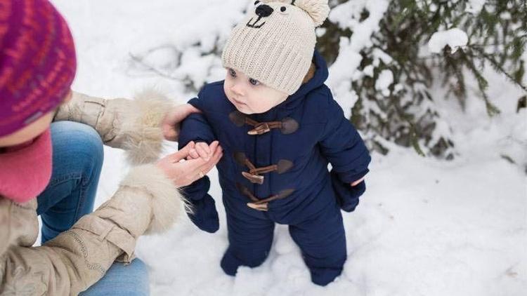 Bebekler kış aylarında nasıl giydirilmeli?