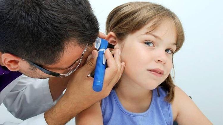 Çocuklarda ortak kulak iltihabını hafife almayın!