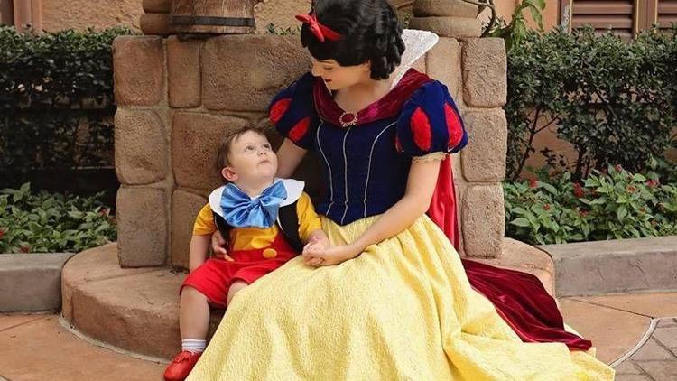 Pamuk Prenses’e aşık olan 2 yaşındaki otizmli çocuk