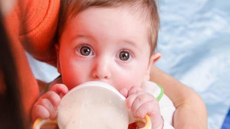 Çocuklarda görülen inek sütü alerjisine dikkat