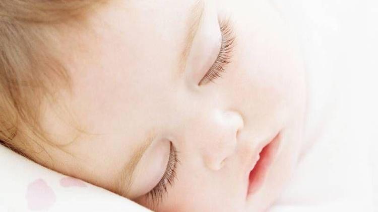 Mutlu bebekler için uyku eğitimi nasıl olmalı