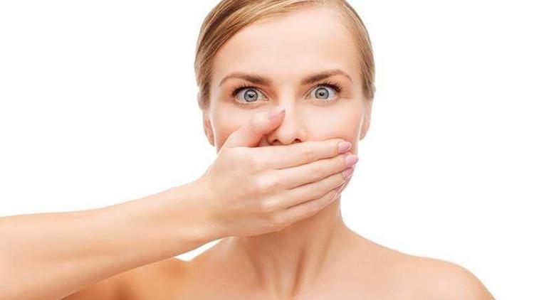 Hangi diş problemleri ağız kokusuna neden oluyor?