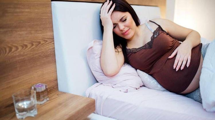 Hamilelikte baş ağrısı neden olur, nasıl geçer Hamilelikte baş ağrısına ne iyi gelen şeyler ve tedavisi