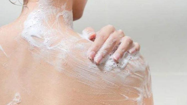 Vücut temizliğinde sabun mu, duş jeli mi kullanılmalı