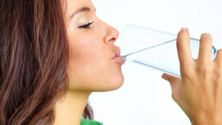 Az su içtiğimizde sağlığımızı tehlikeye atıyoruz