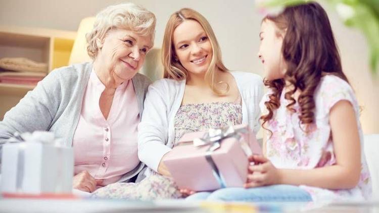 İyi bir büyükanne olmak yapmanız gereken 3 şey