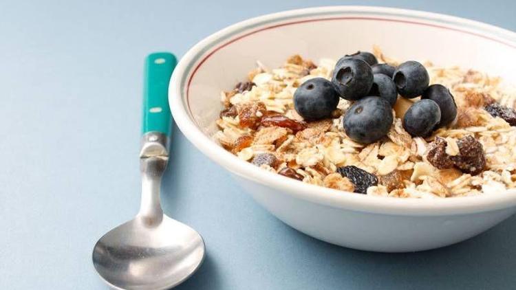Sağlıklı kahvaltı seçeneği: Ev yapımı granola tarifi
