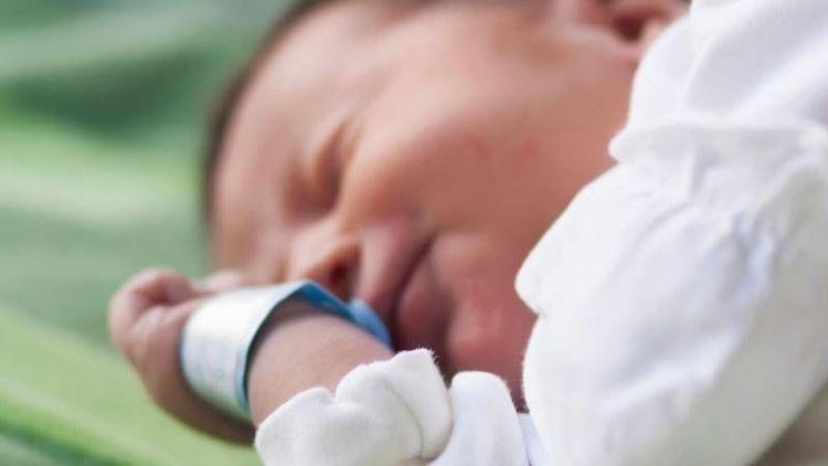 6 soruda yeni doğan bebek bakımı