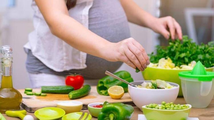 İyi beslenme bebeği kronik hastalıklardan koruyor