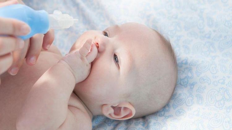 Bebeklerde burun tıkanıklığı nasıl kolayca geçer?