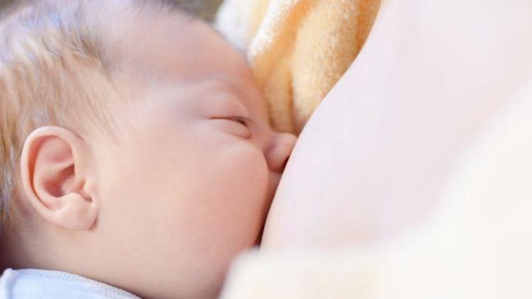 Anne-bebek ilişkisini güçlendirmek anne sütünü artırıyor
