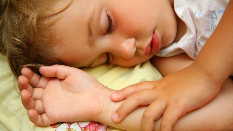 Çocuklarda uyku bozuklukları neden olur?Uyku düzeni nasıl oluşturulur?