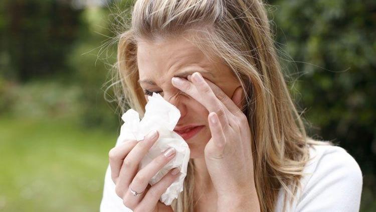 Göz alerjileri tedavi edilmezse göz kaybına neden olabiliyor