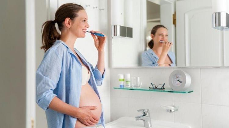 Hamilelikte diş çürükleri artar mı?