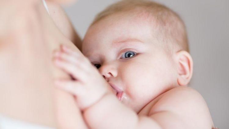 Uzun süreli emzirmenin anne ve bebek için 15 faydası