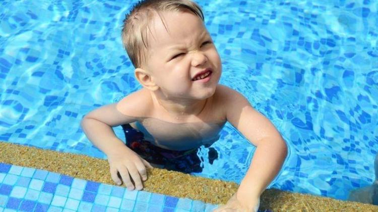 Çocuğum denizden havuzdan korkuyor