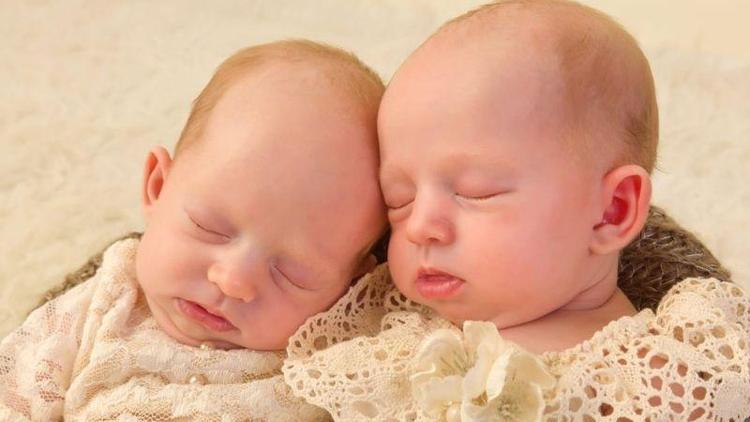Uyumlu ikiz bebek isim önerileri