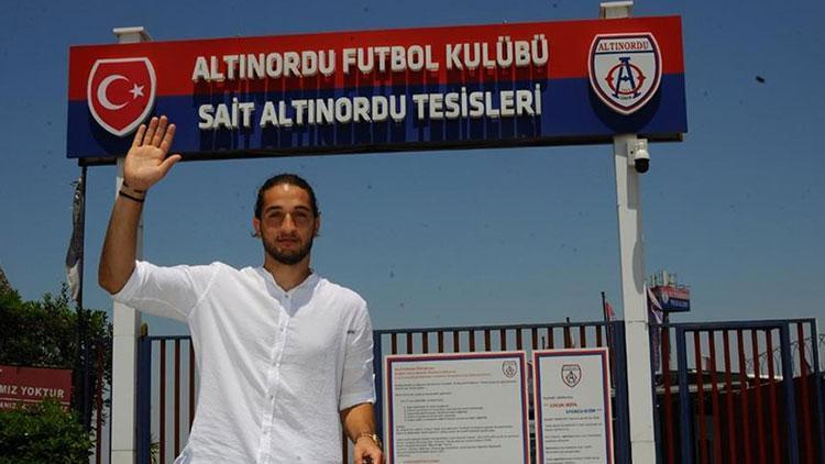 Son Dakika | Trabzonsporun yeni kalecisi Muhammet Taha Tepe yola çıktı