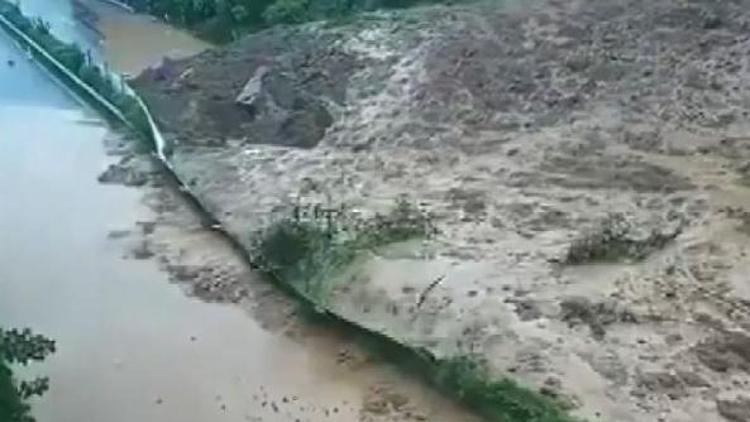 Çin’de 7 gündür süren sel felaketi böyle görüntülendi