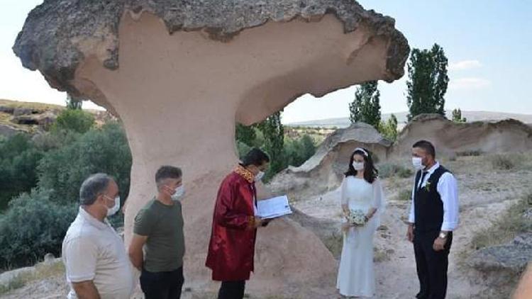 Kapadokyada Açıksaray harabelerine yeni evli çiftlerden yoğun ilgi