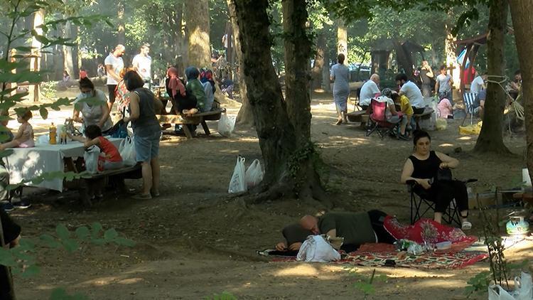 İstanbullular haftasonu piknik alanlarına ve plajlara akın ettiler