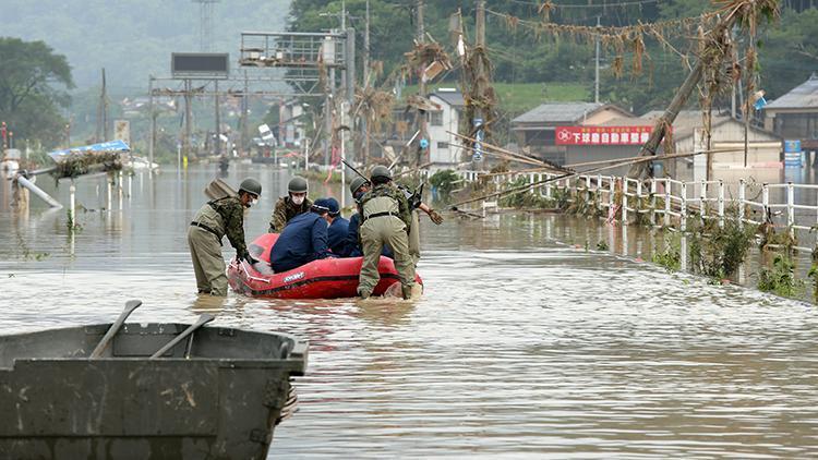 Japonya’daki sel felaketinde 16 kişi hayatını kaybetti, 13 kişi kayıp